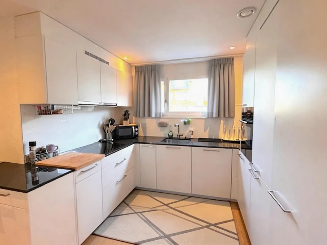 GROSSZÜGIGES FAMILIENZUHAUSE IN PRIVILEGIERTER LAGE