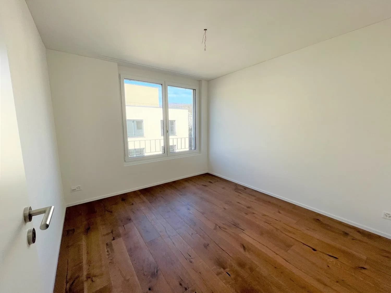 Grosszügige und moderne 4.5 Zimmer Wohnung im 1. OG