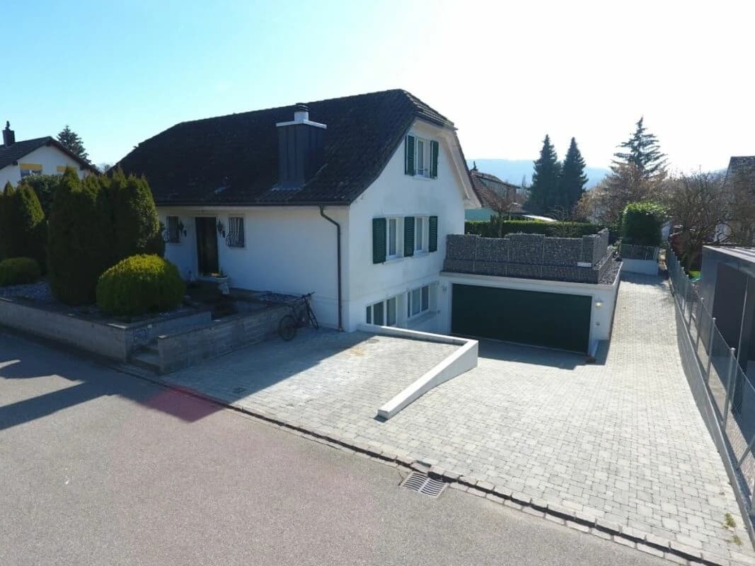 Einfamilienhaus mit grossem Garten
