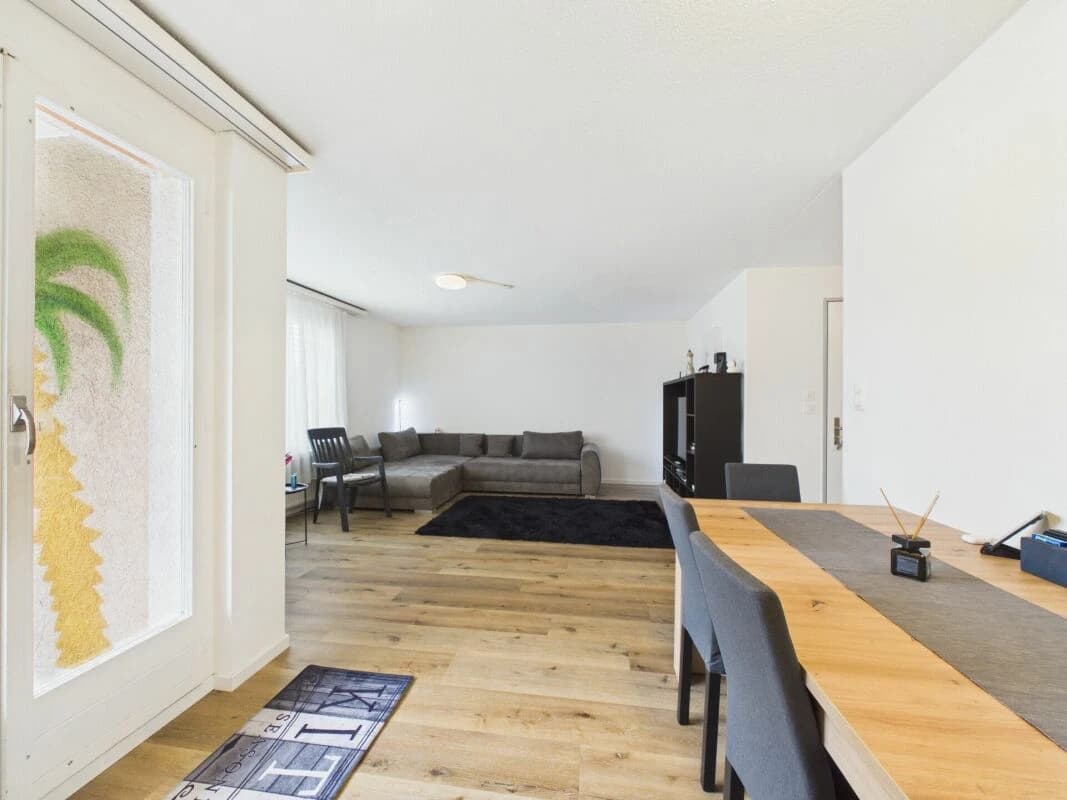 ZENTRAL, HELL UND MIT WEITSICHT