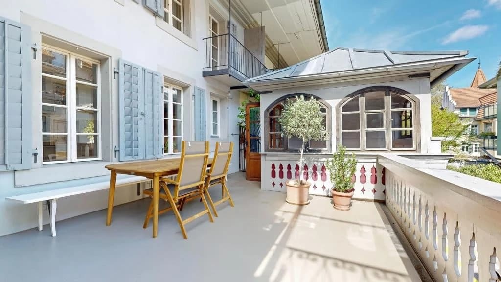 Gschichtsträchtigi Muure mit modernem Inneläbe ir Burgdorfer Autstadt