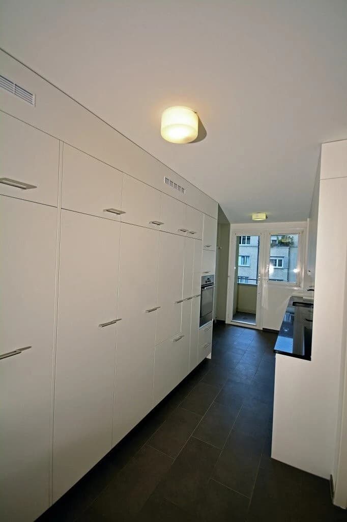 Träumen Sie von einer Altbauwohnung direkt am Rhein?