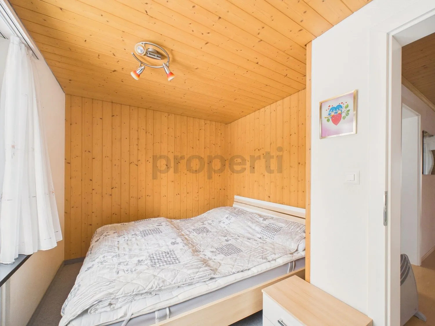 Geräumiges 7-Zimmer-Mehrfamilienhaus mit idealer Lage nahe Schule und Einkauf, Oberiberg