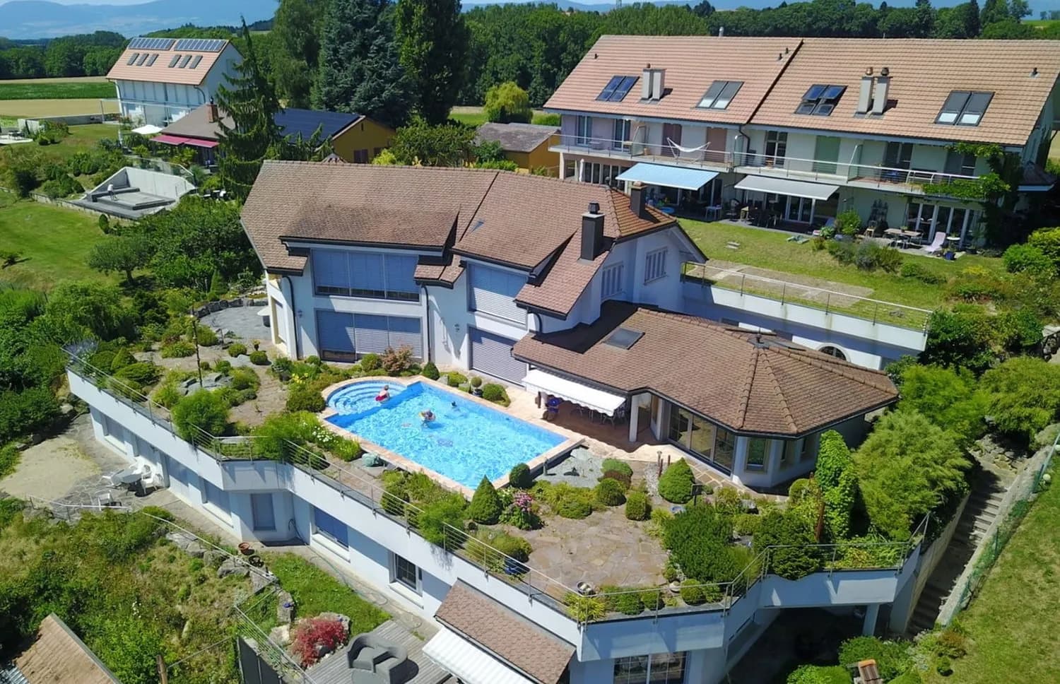 7.5-Zi.-Terrassenhaus mit Pool und Seesicht in Bellerive kaufen