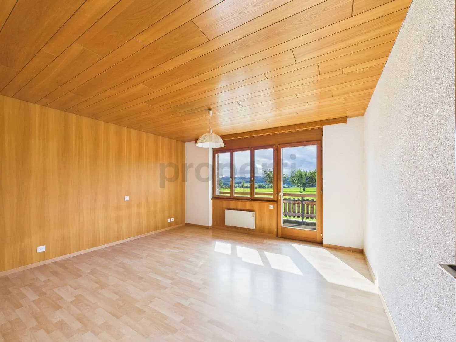 Attraktive 5-Zimmer-Wohnung mit wunderschöner Aussicht in Amlikon-Bissegg, Kanton TG