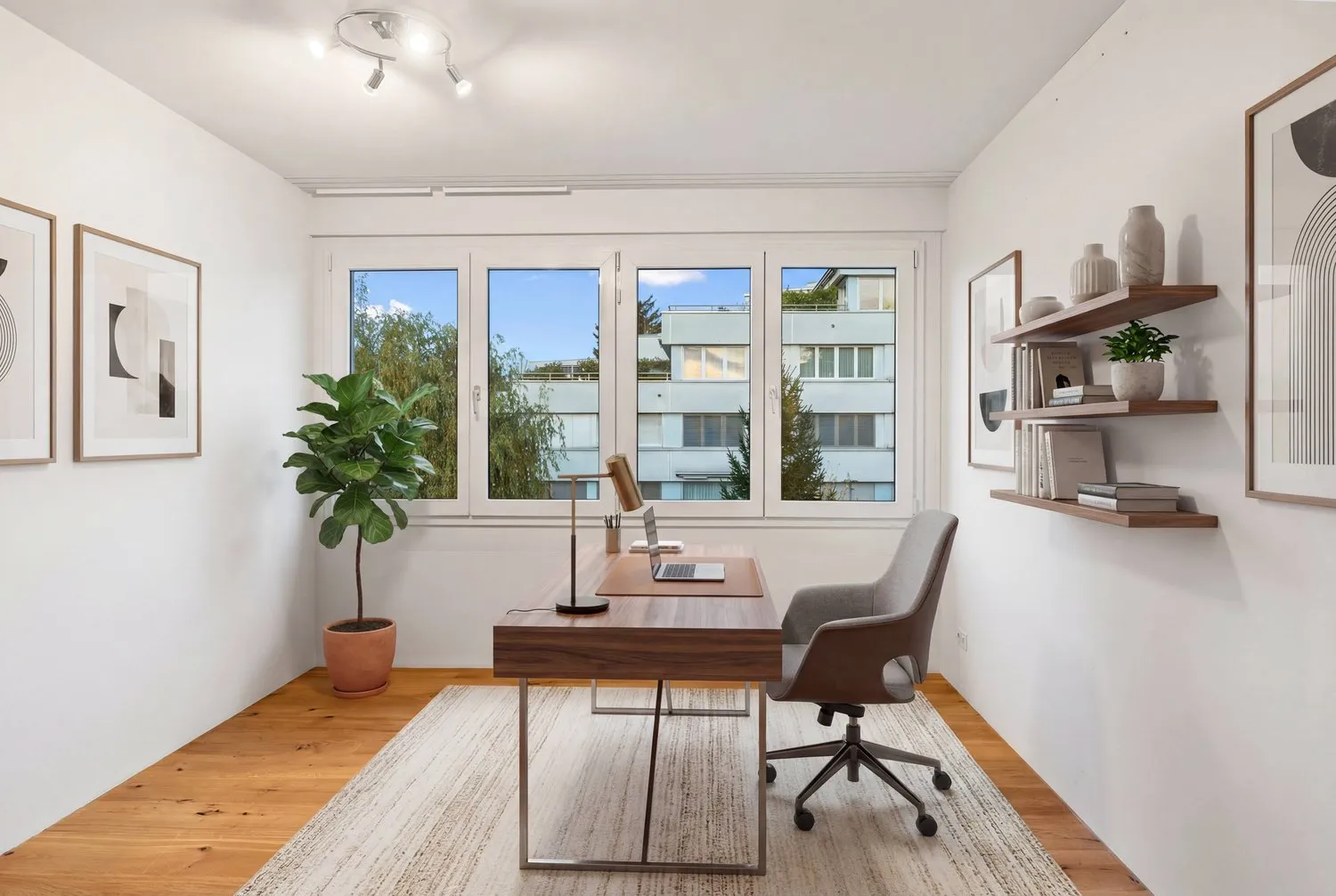 SANIERTES TERRASSENJUWEL IN DIERIKON