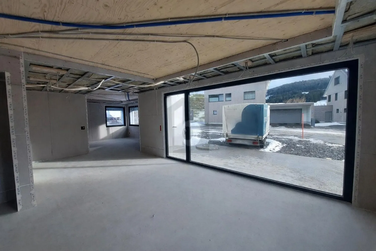 LUXURIÖSER ERSTBEZUG MIT TERRASSE