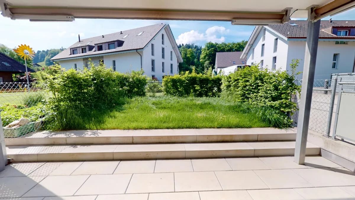 Moderne 3.5 Zimmer Wohnung mit Gartenanteil!