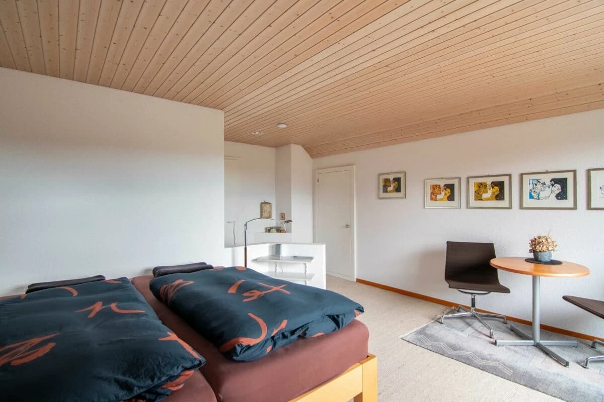 Freistehendes Wohnhaus mit separatem Nebengebäude - Arbeiten und Wohnen, Mehrgenerationen oder individuelle Wohnkonzepte