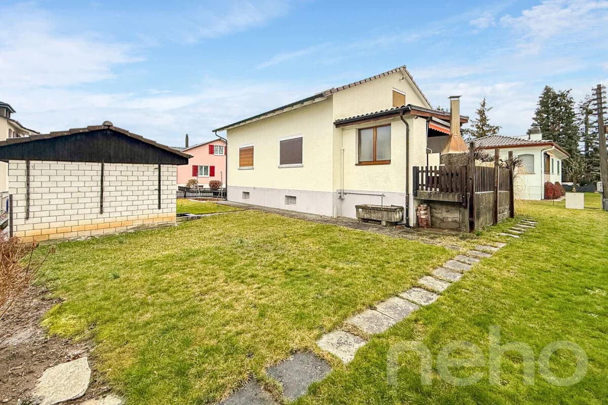 Freistehendes Einfamilienhaus an bevorzugter Lage mit Ausbaupotential