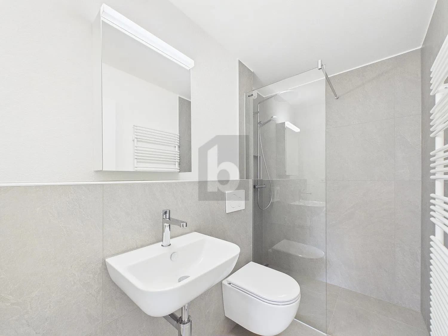 KOMPLETT SANIERT MIT OFFENER KÜCHE