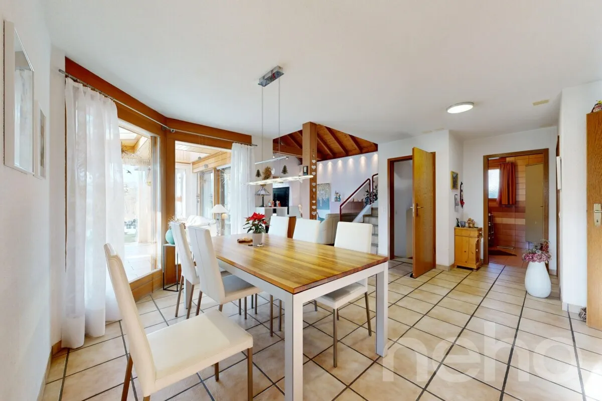 Freistehendes Haus mit grossem Garten und unverbaubarer Sicht