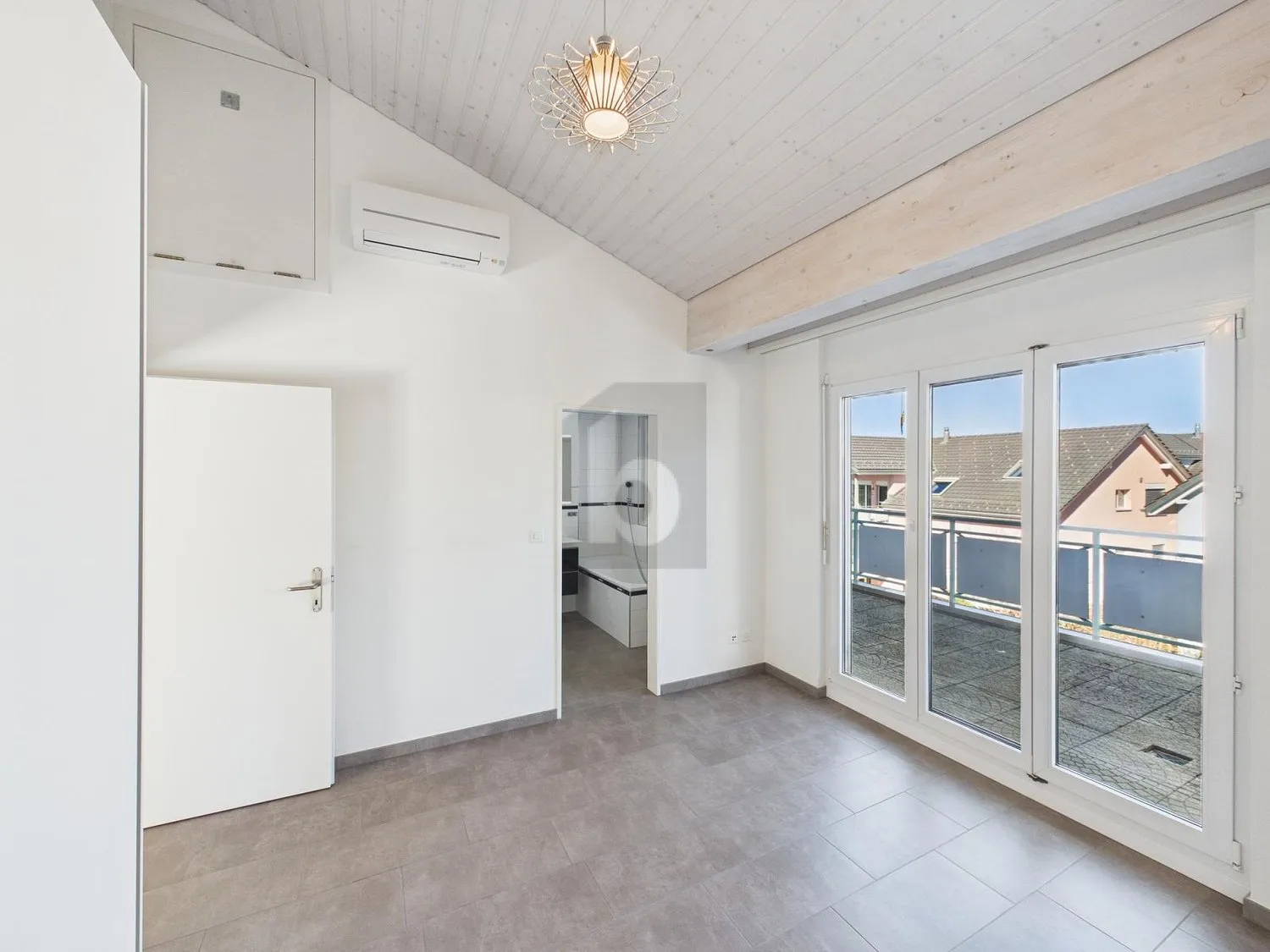 LICHTDURCHFLUTET & GROSSZÜGIG AN TOP LAGE