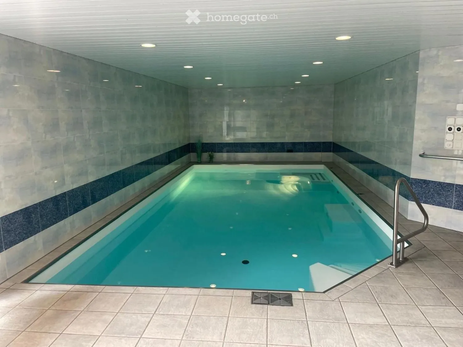 Helle 2.5-Zimmer-Wohnung mit Balkon, Salouf