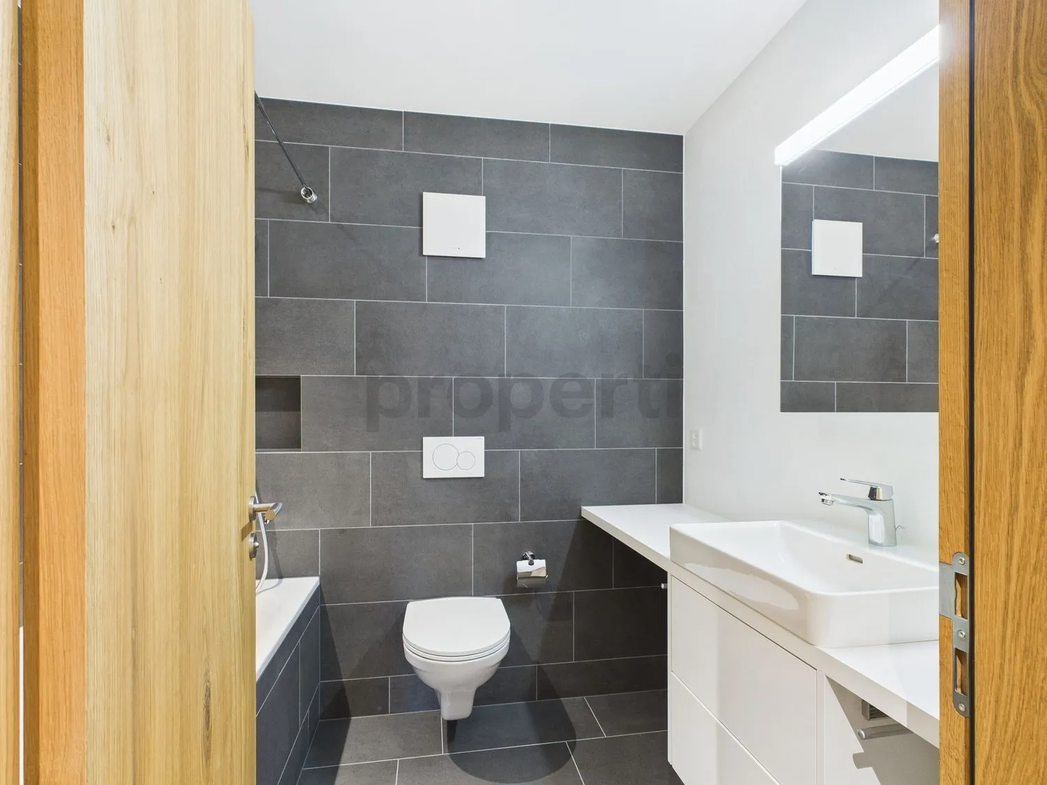 Schöne 5.5-Zimmer Maisonette-Neubauwohnung mit Berg- und Seeblick in Brigels