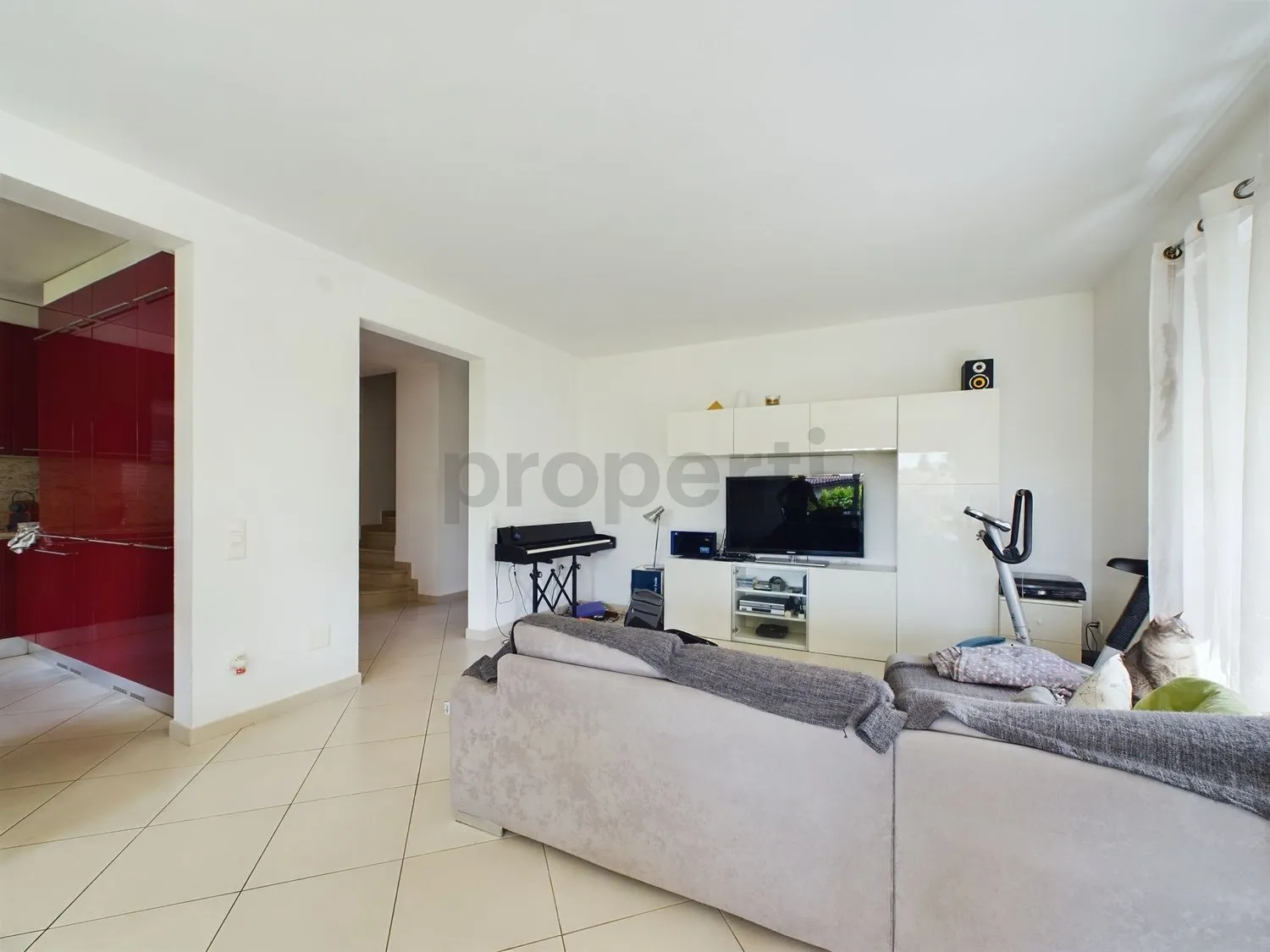 Modernes 7.5-Zimmer-Einfamilienhaus in Caslano mit Blick ins Grüne / Vendiamo casa indipendente 7.5 a Caslano - bellissimo quartiere vicino al Lago