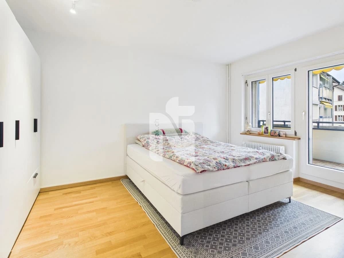 Helle und zentrale 2-Zimmer-Wohnung in Sissach mit Balkon und Naturnähe