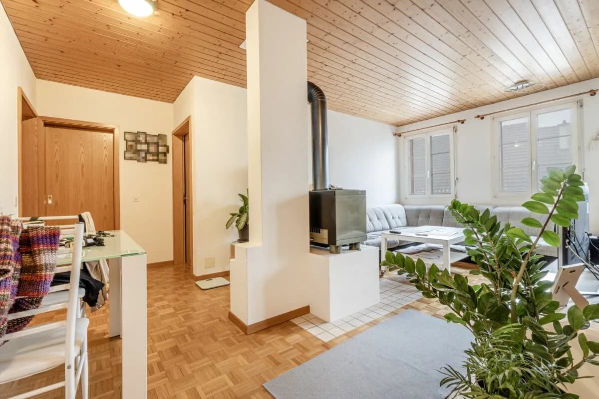 Potenzialreiches Bauernhaus mit drei Wohneinheiten und Scheune