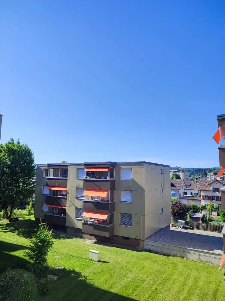 Zentrale Lage - mit Blick ins Grüne!