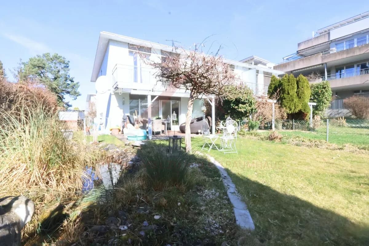 Gepflegtes 4.5-Zimmer-Reiheneinfamilienhaus mit Garten und Bergsicht