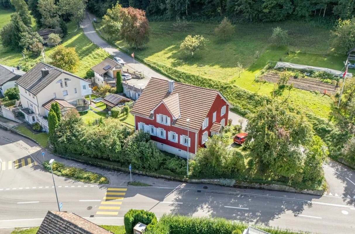 Historisches Juwel: 7-Zimmer-Einfamilienhaus mit vielseitigem Raumangebot