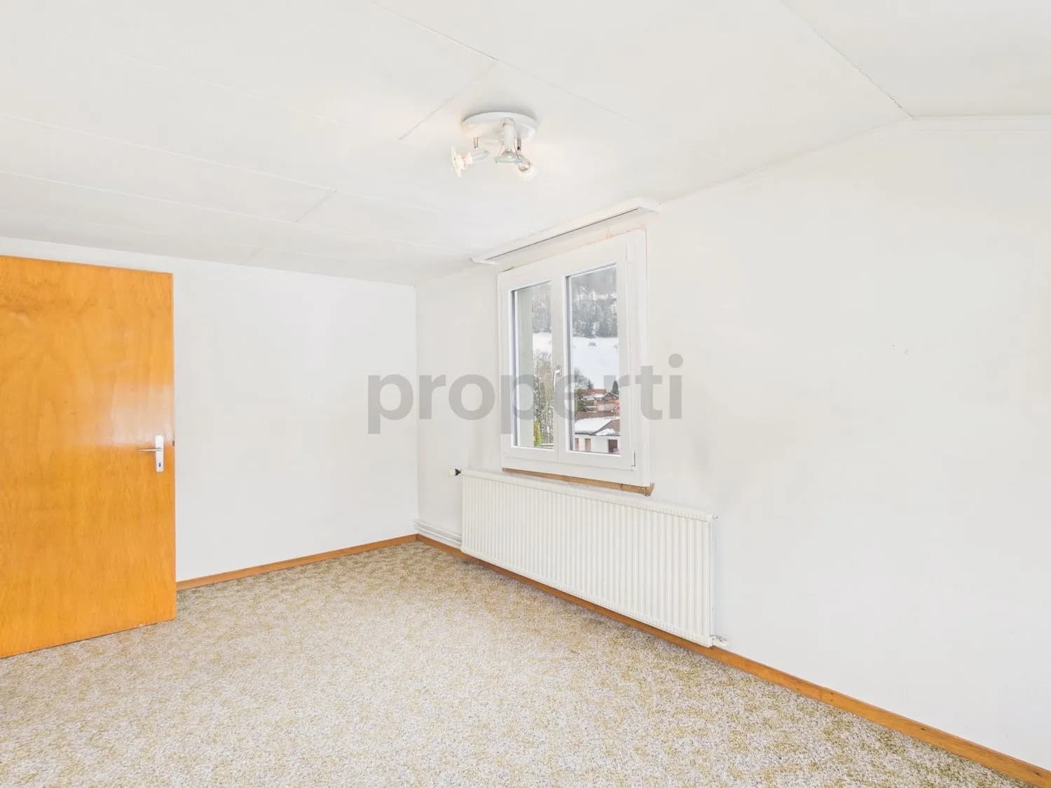 Grosszuegiges 7.5-Zimmer-Einfamilienhaus mit Balkon, Grub