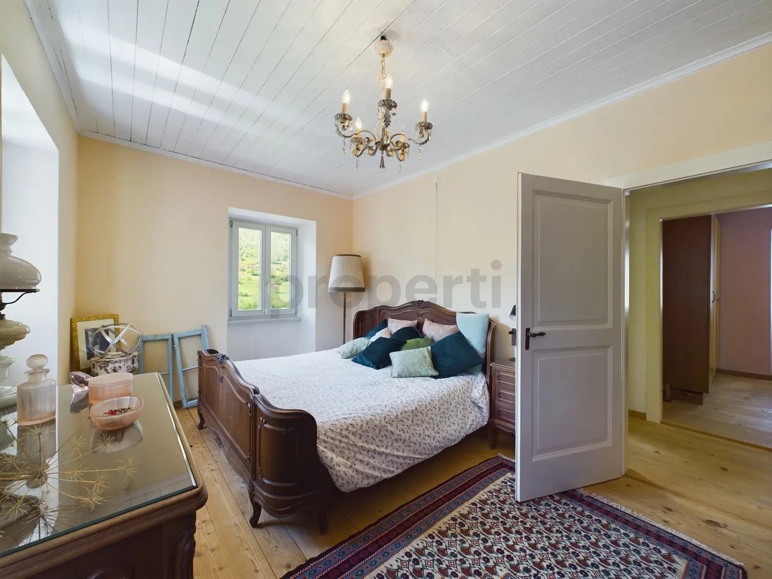 Pittoresca casa plurifamiliare con terreno nel cuore della Val di Blenio / Malvenfarbiges Mehrfamilienhaus mit Grundstück im Herzen des Bleniotals