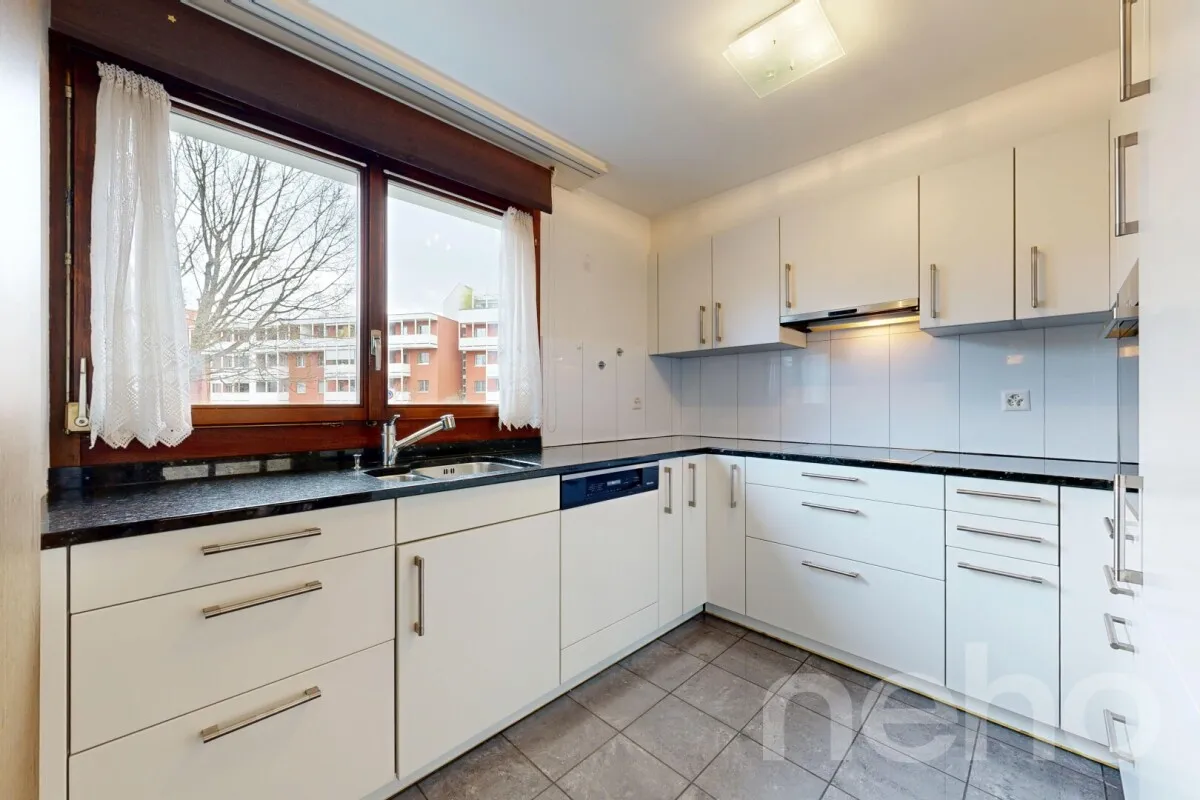 Grosszügiges Reiheneckhaus mit Garten und ausgebautem Dachstock