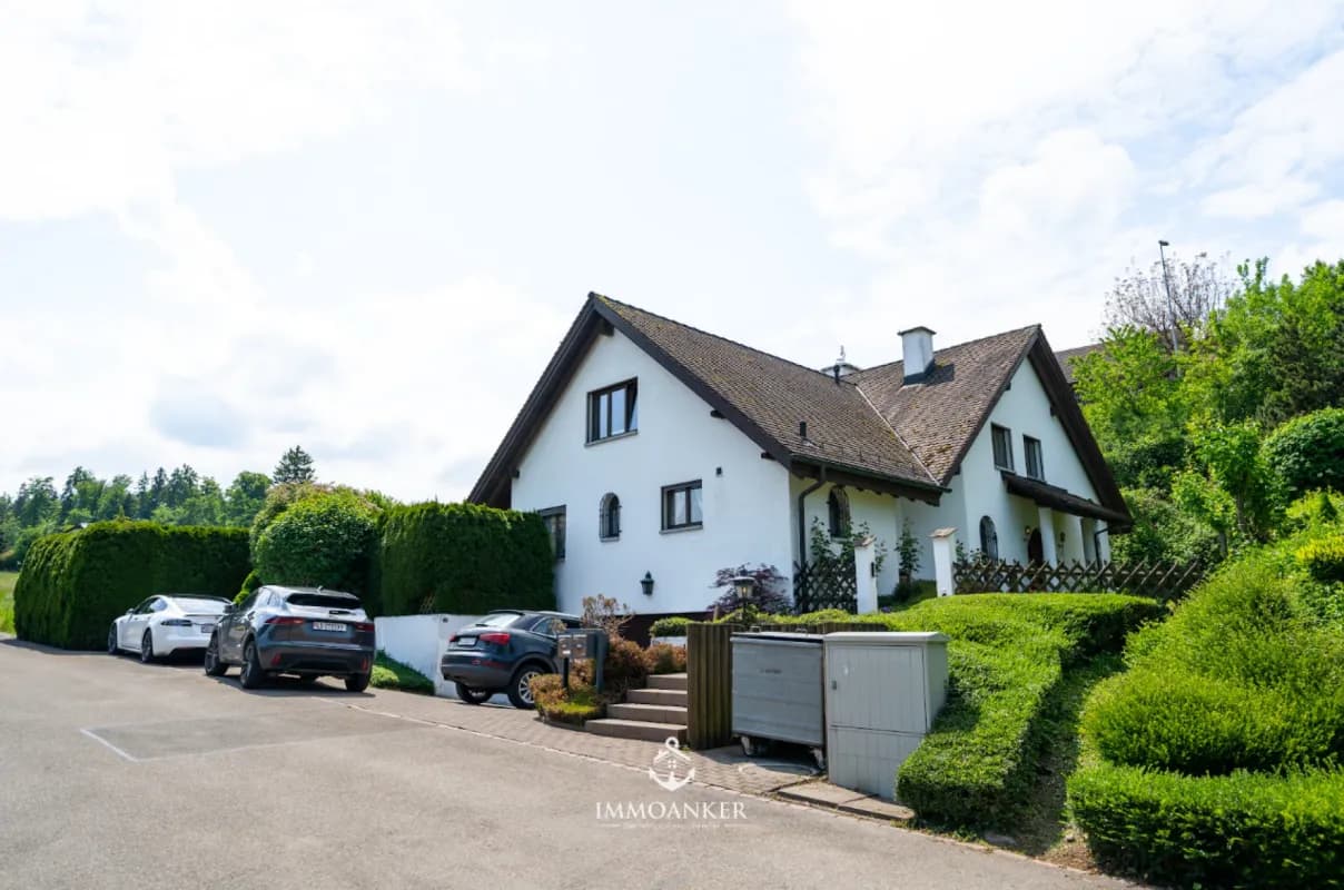 Private Poolvilla mit Einliegerwohnung - Ihr Rückzugsort in Fällanden