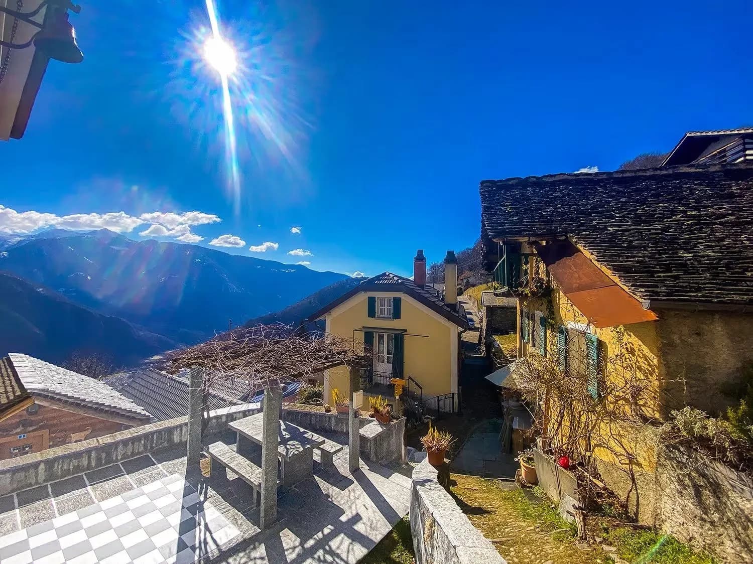 Charmantes Reihenhaus in Santa Maria Calanca mit Panoramablick
