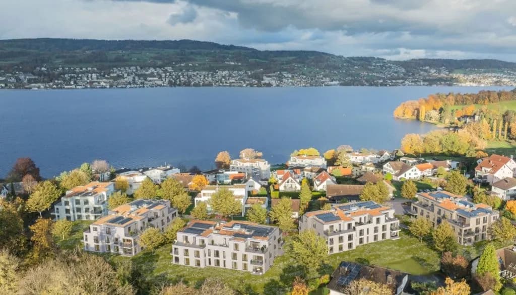 Attikatraum mit Blick auf den See und 64m2 Terrasse