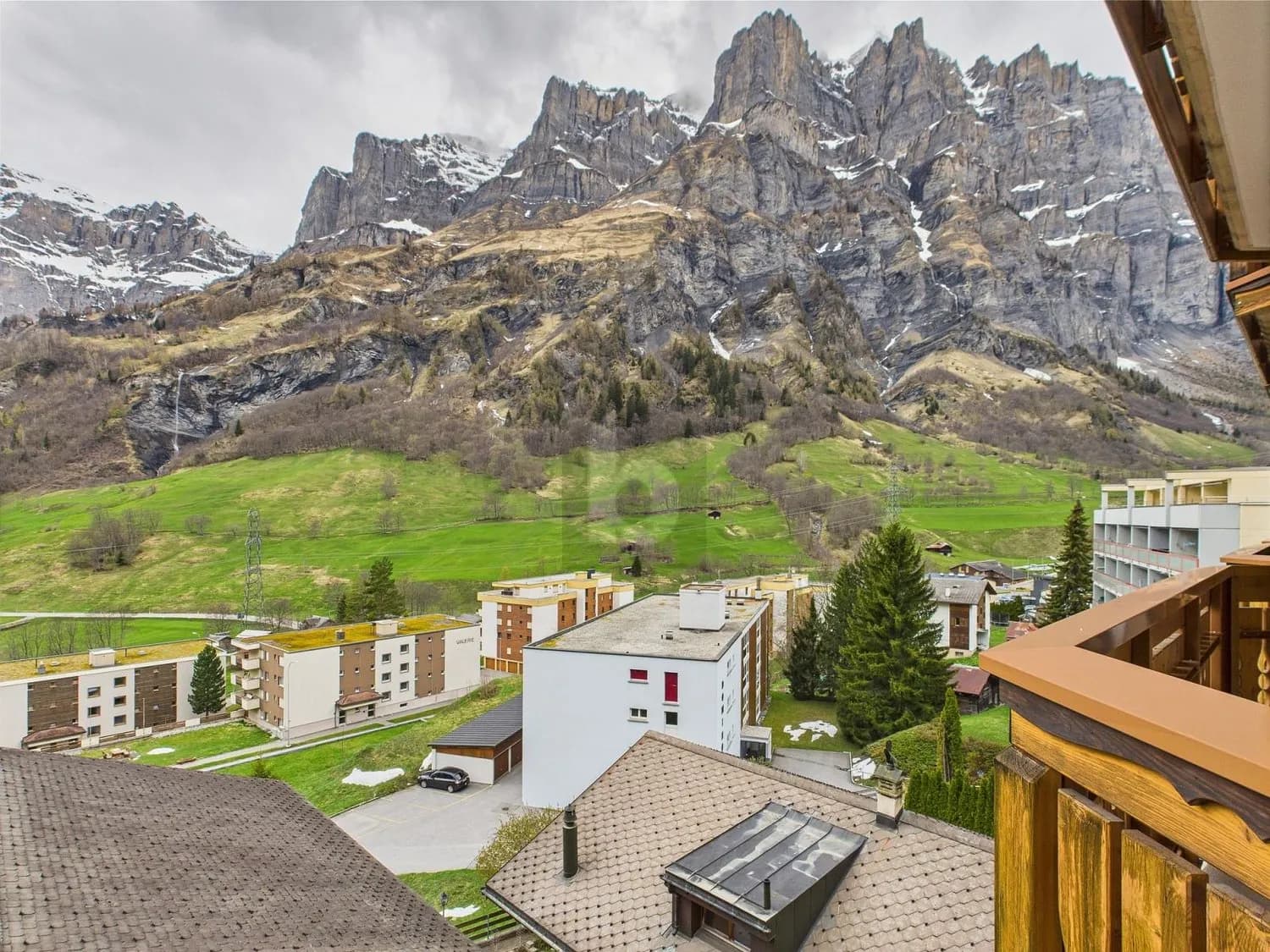 GEDIEGENES WOHNEN IN HERRLICHER BERGWELT
