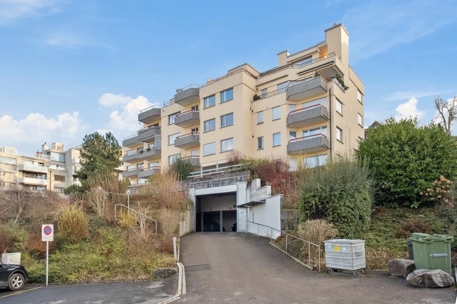 CHARMANTE 2.5-ZIMMER-WOHNUNG MIT AUSSICHT IN FEUSISBERG