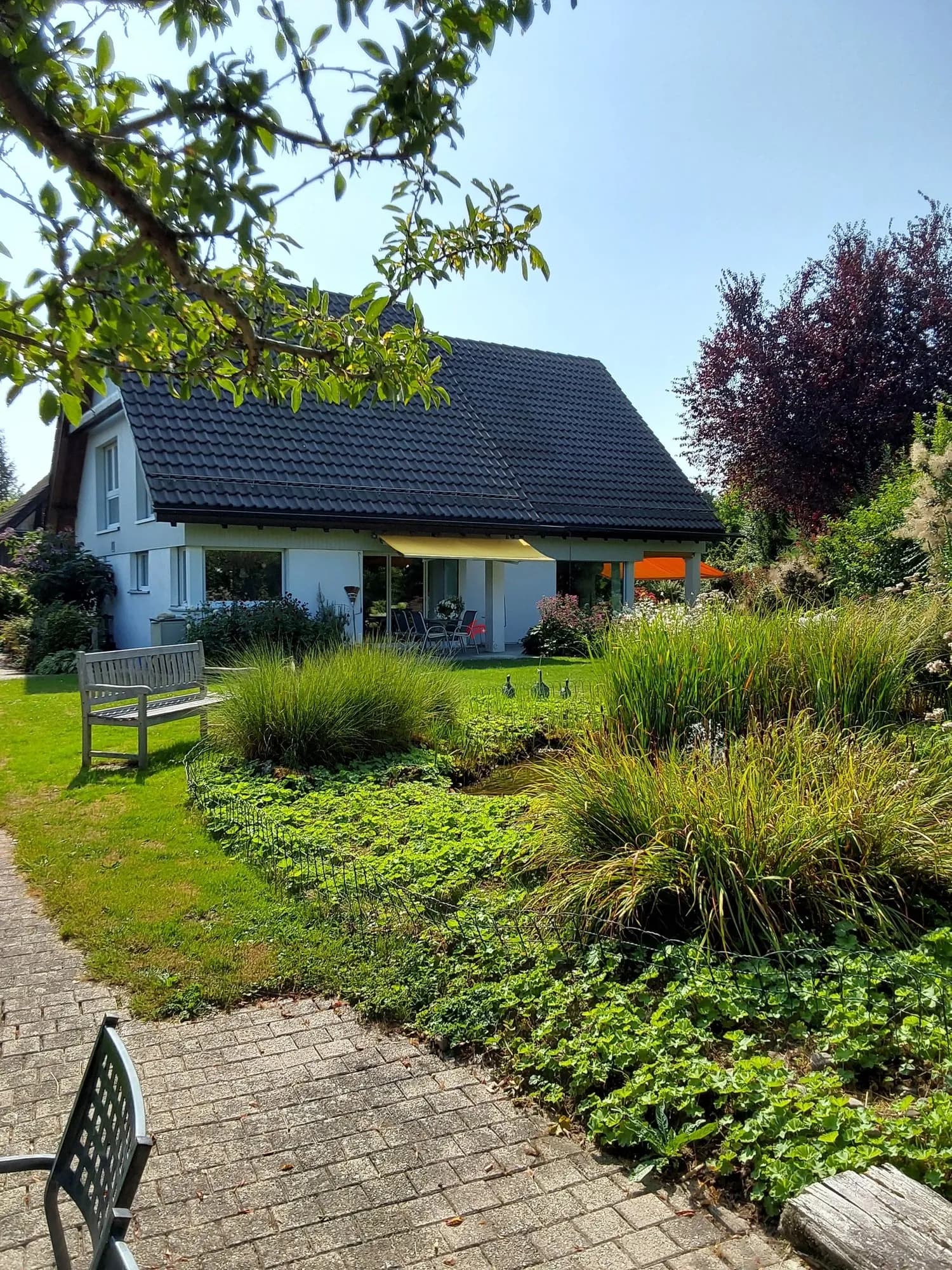 Freistehendes Einfamilienhaus mit tollem Garten