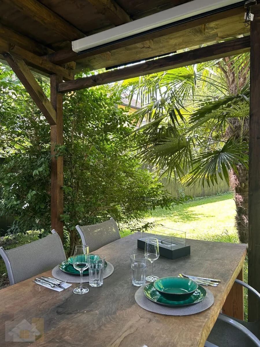 WG Zimmer in Villa mit viel Platz und Garten