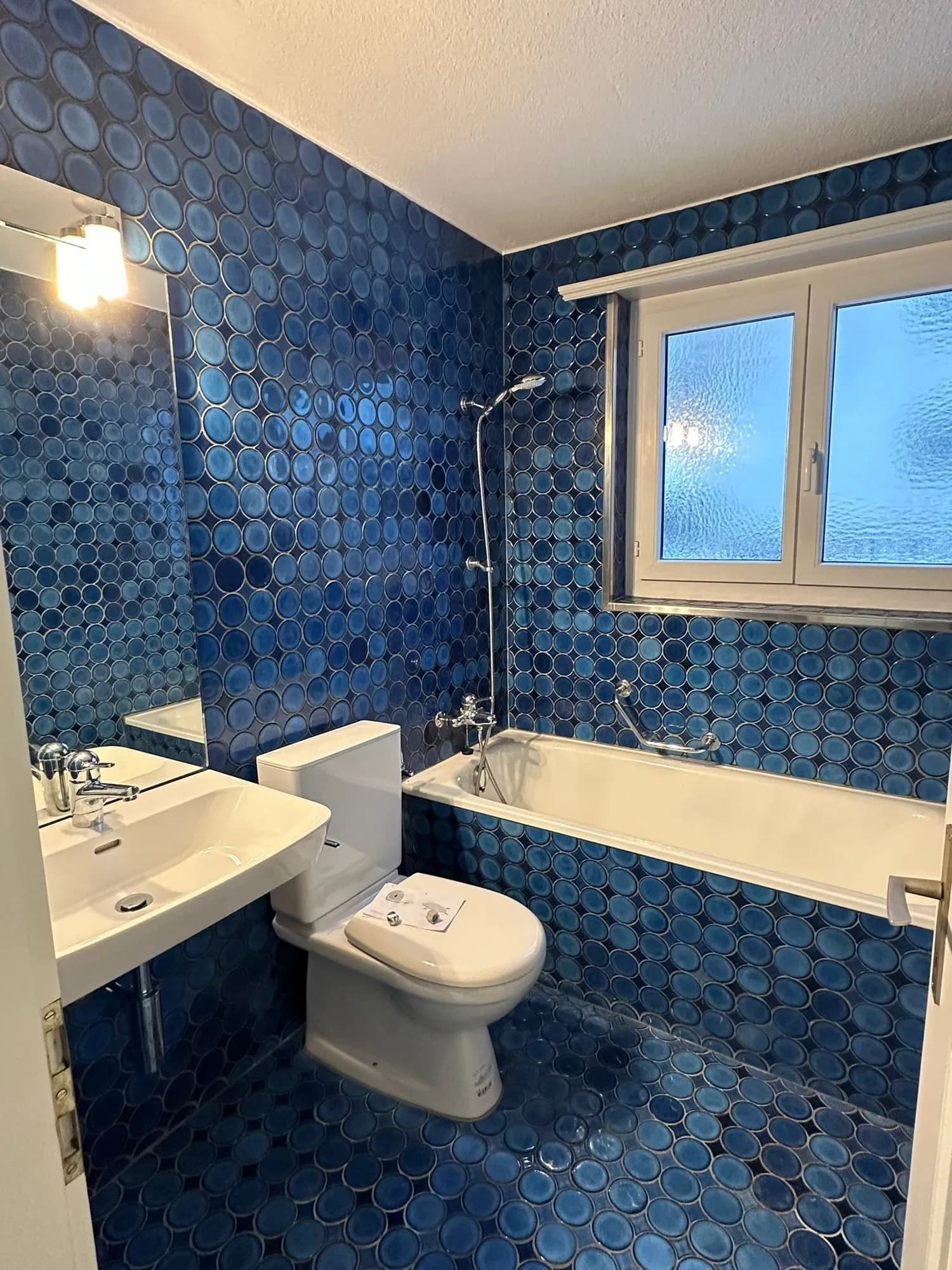 Ruhige 3.5-Zimmer-Wohnung mit praktischem Einstellplatz, Saas im Prättigau