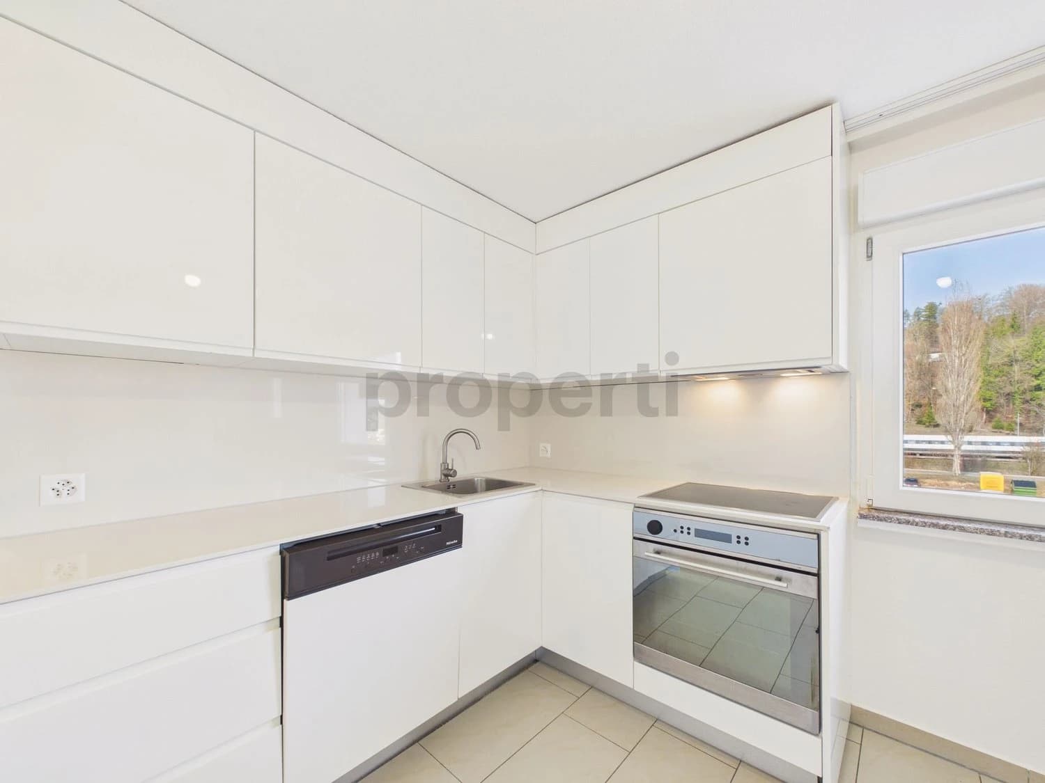 Neu renoviertes 5-Zimmer-Einfamilienhaus mit praktischem Keller, Elsau