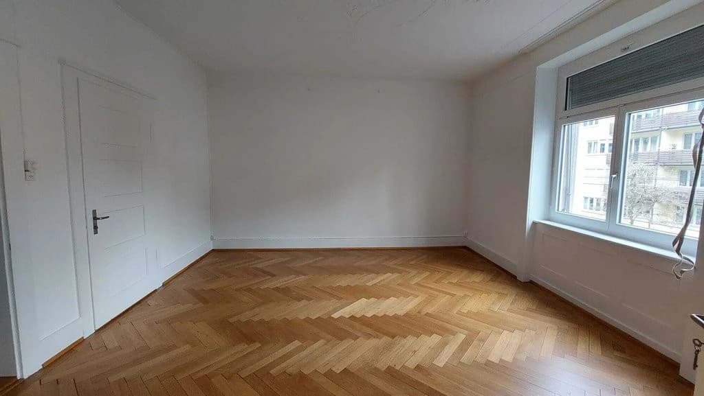 5.0 Zimmerwohnung an Top Lage mit 3 Balkone + neuer Küche
