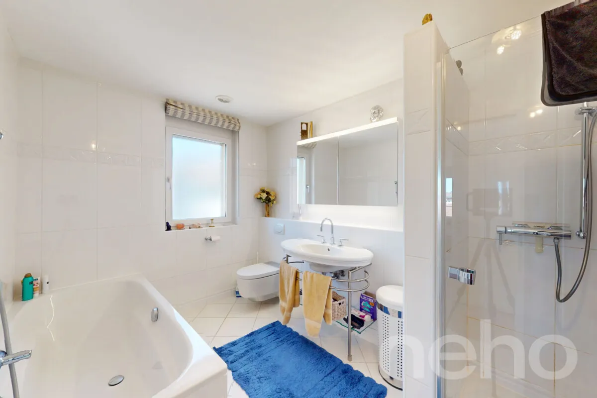 Wohnen mit Weitblick: Exklusive Wohnung direkt am Sihlsee