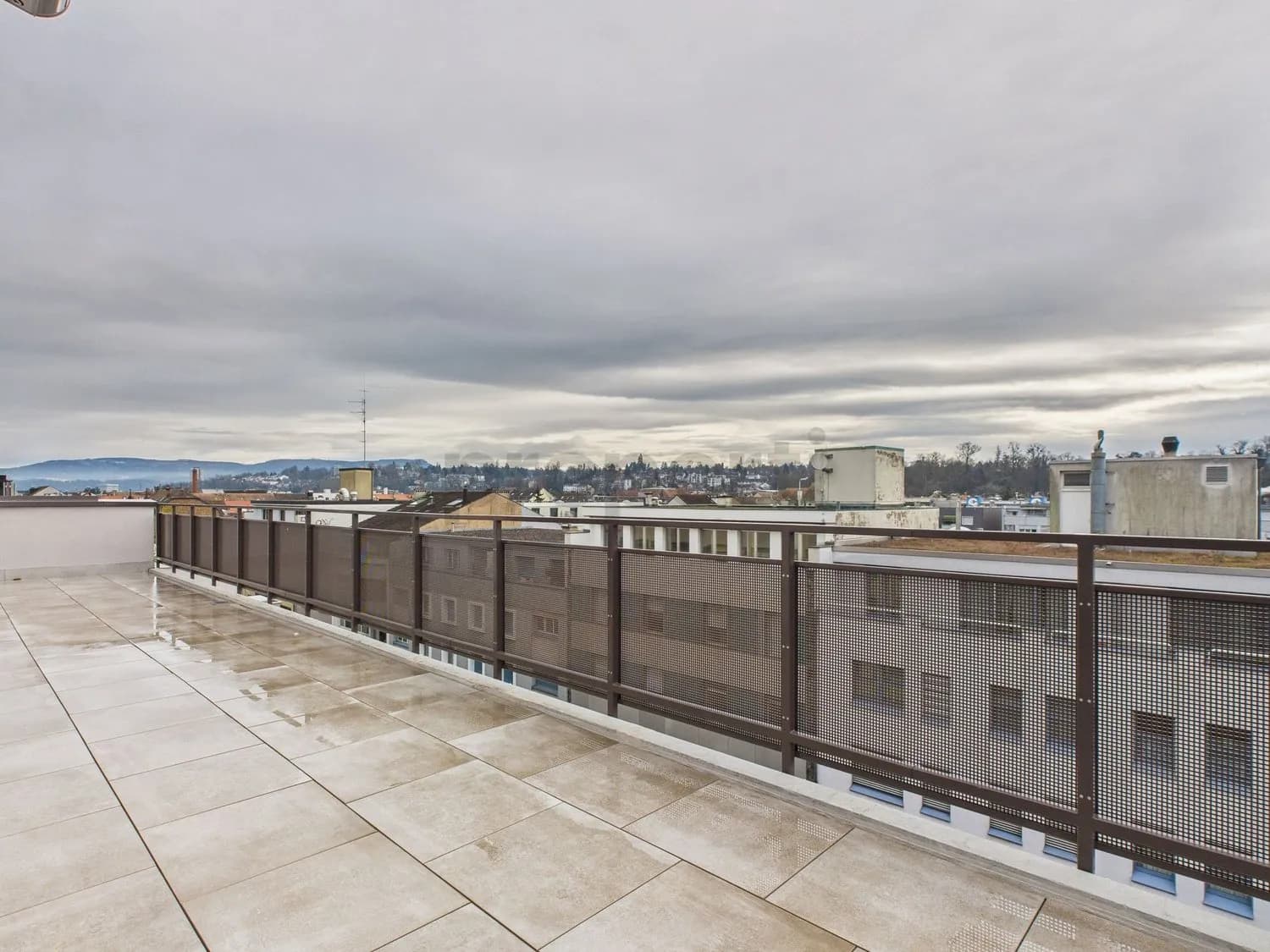 Moderne 3.5-Zimmer-Attikawohnung in Basel