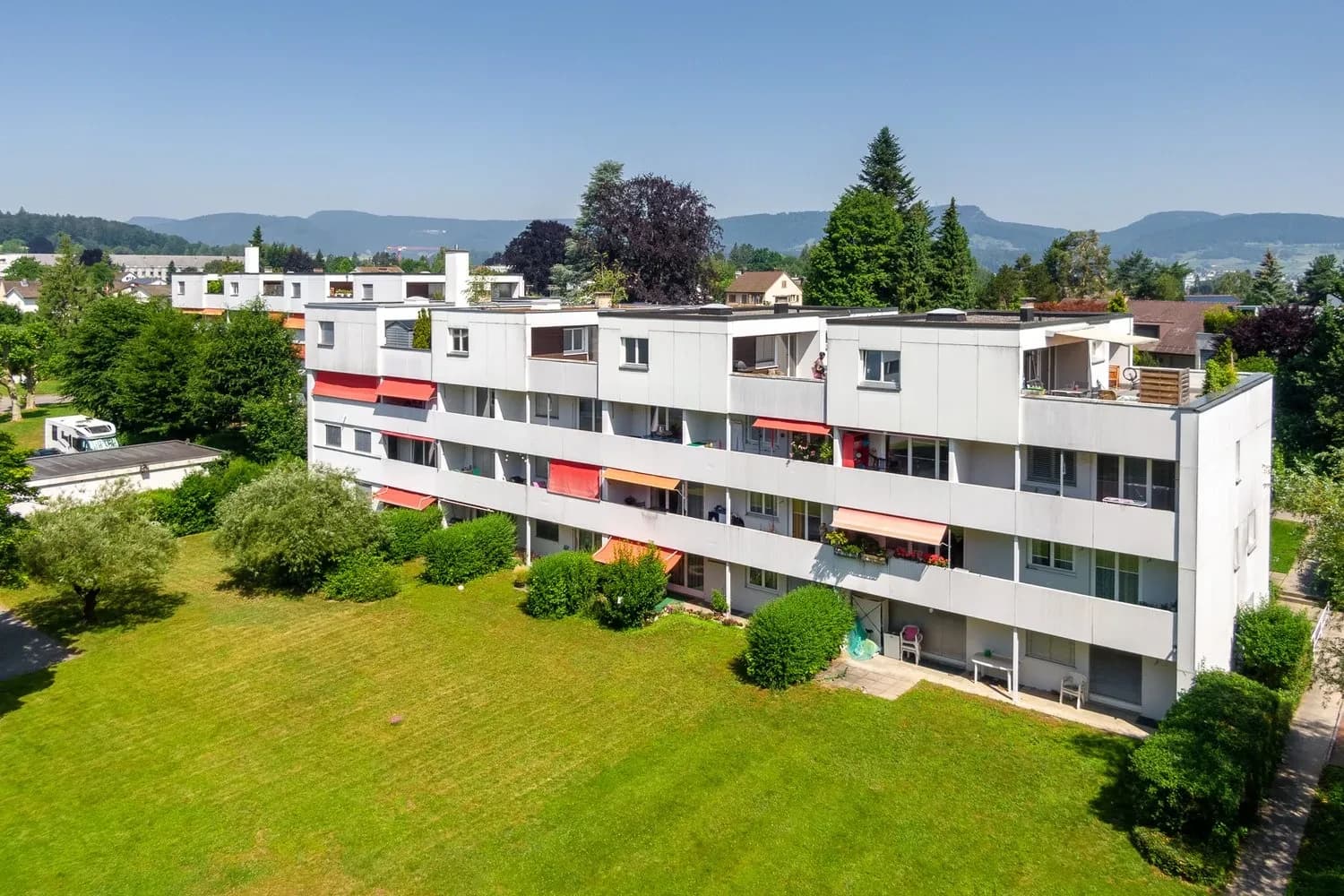 Attikawohnung mit grosser Terrasse - befristet bis 30.09.2027!