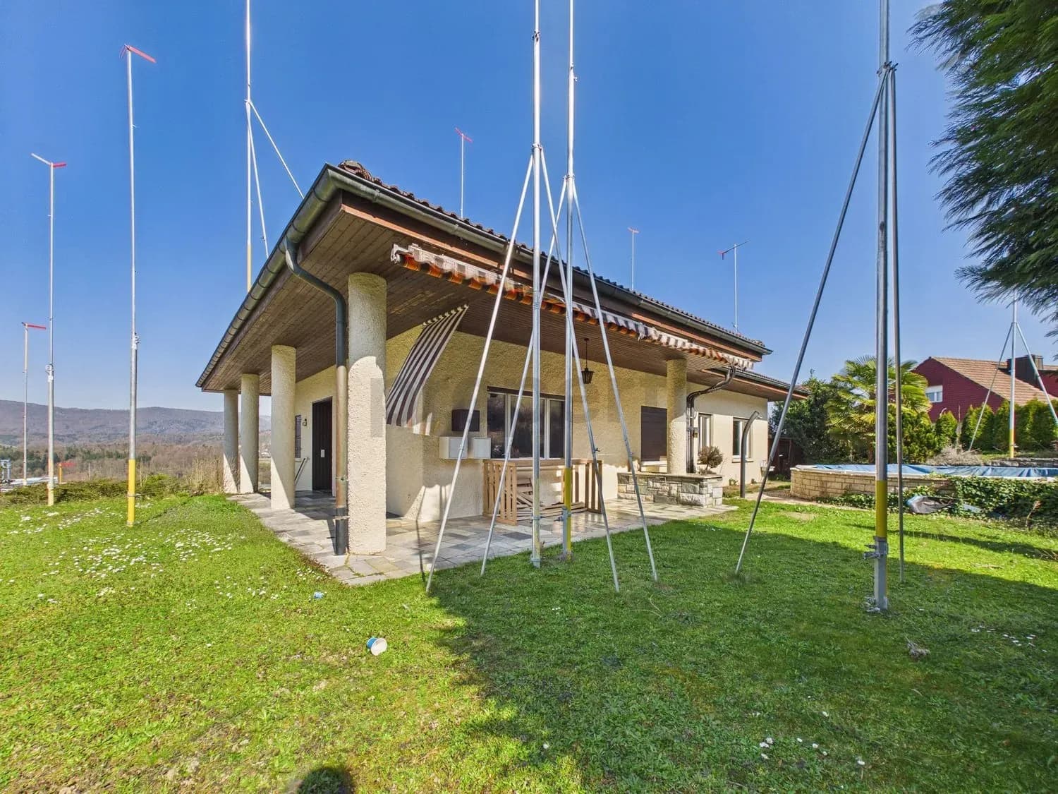 Grosszuegiges 8.5-Zimmer-Einfamilienhaus mit Balkon, Killwangen