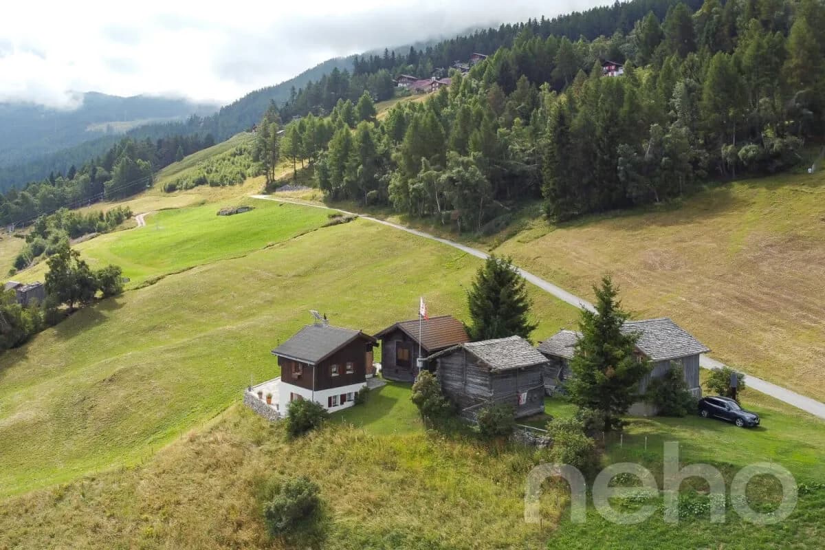 Superbe Chalet avec Terrain à Unterbäch (VS)