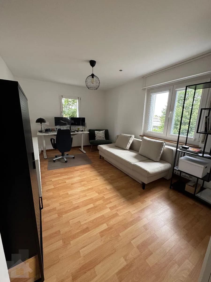 WG Zimmer in Villa mit viel Platz und Garten