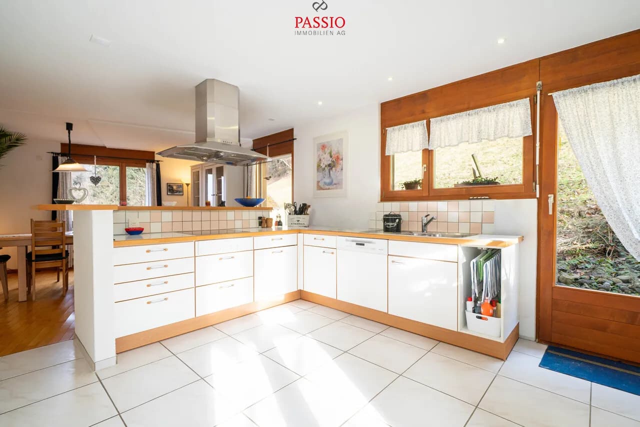 Grosses 10-Zimmer Reiheneckhaus mit Gartenparadies an Top Lage