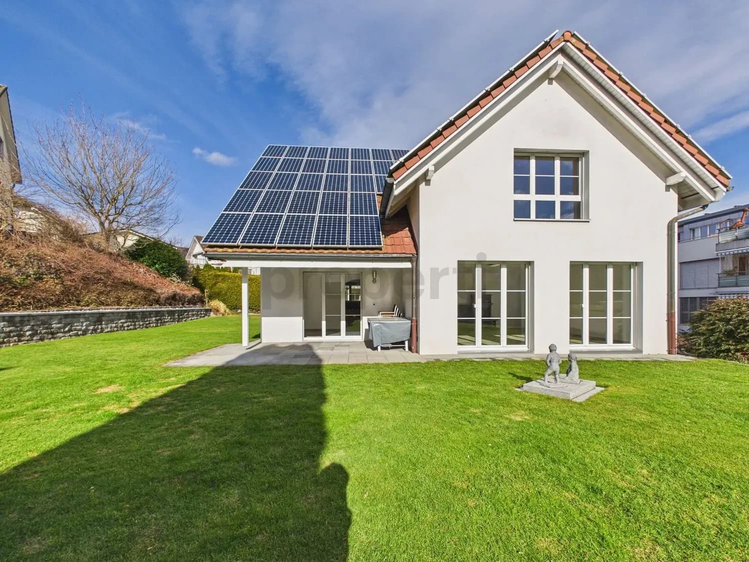 Modernes freistehendes 5.5-Zimmer-Einfamilienhaus mit Doppelgarage und zwei E-Ladestationen in Lindau