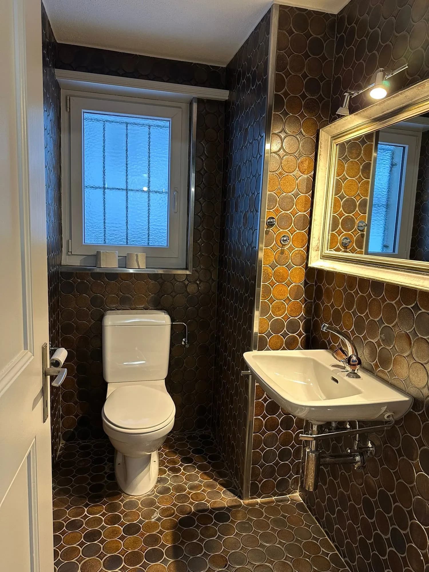 Ruhige 3.5-Zimmer-Wohnung mit praktischem Einstellplatz, Saas im Prättigau