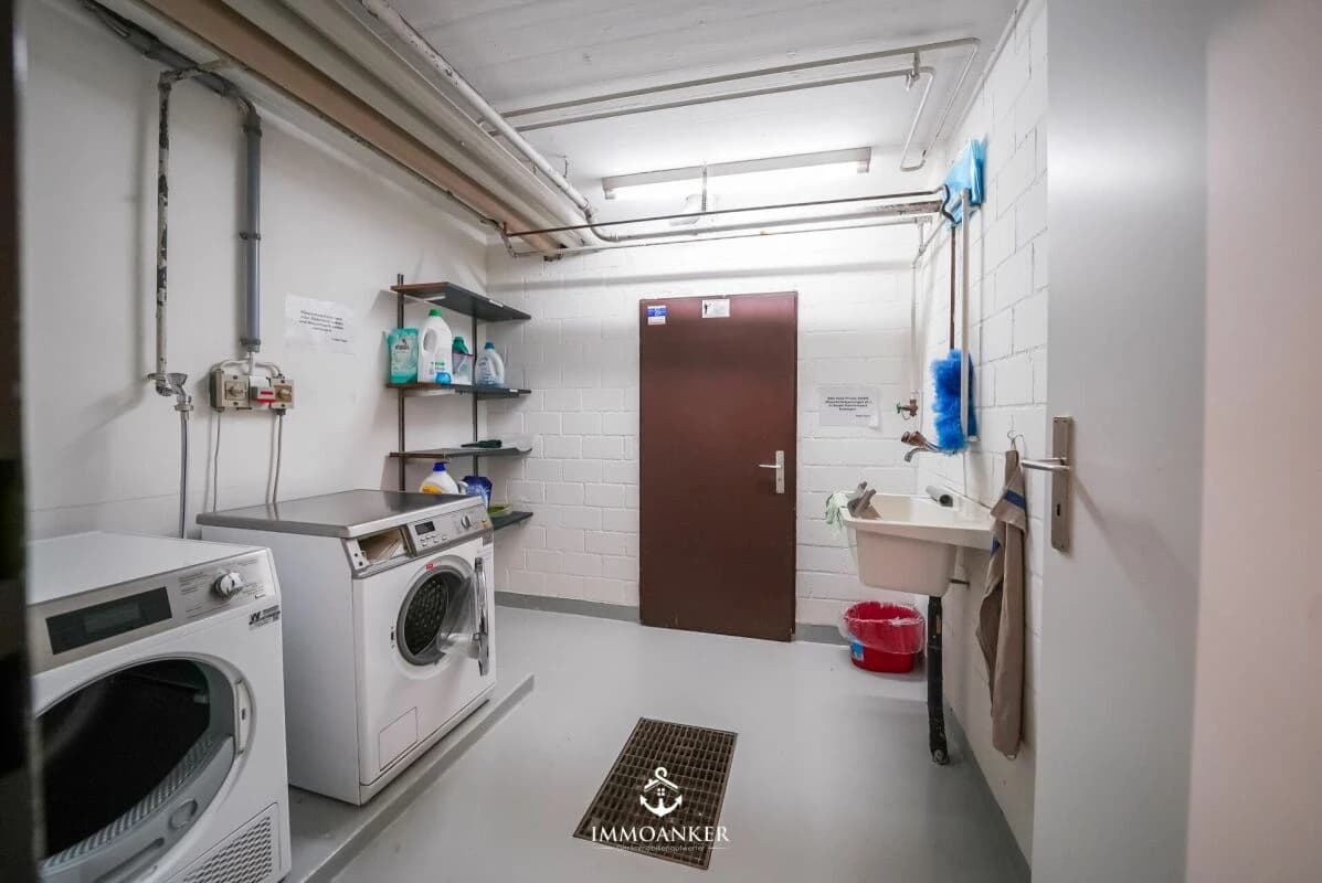 Lichtdurchflutete 4.5-Zimmer-Wohnung mit hoher Raumhöhe und Cheminée in Bottmingen