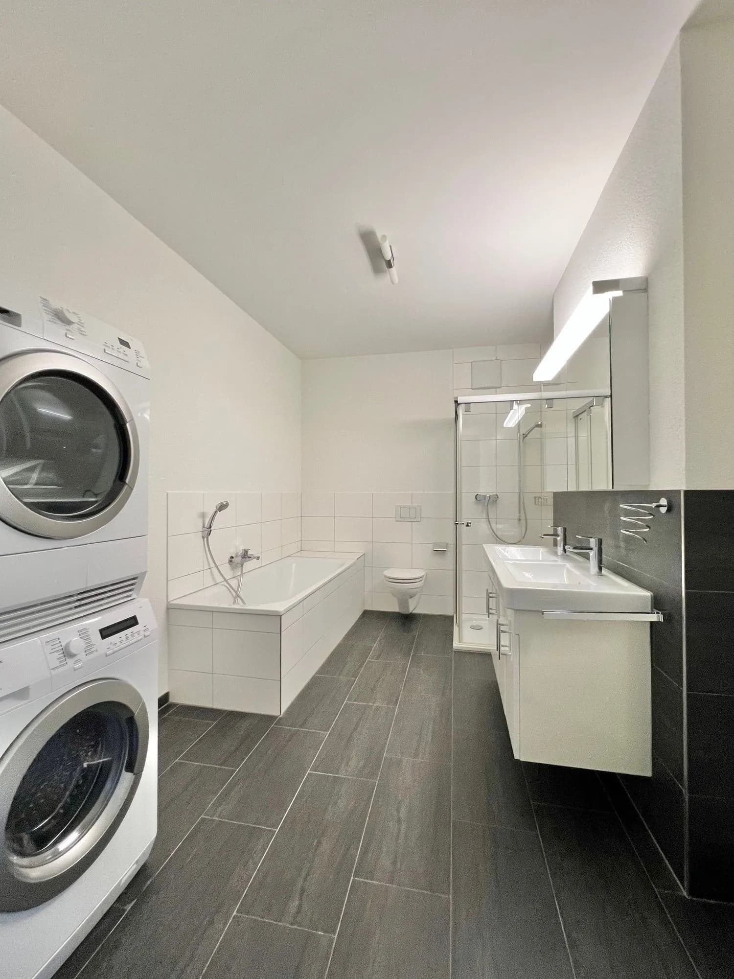 Moderne 4.5-Zimmer-Wohnung mit Loggia