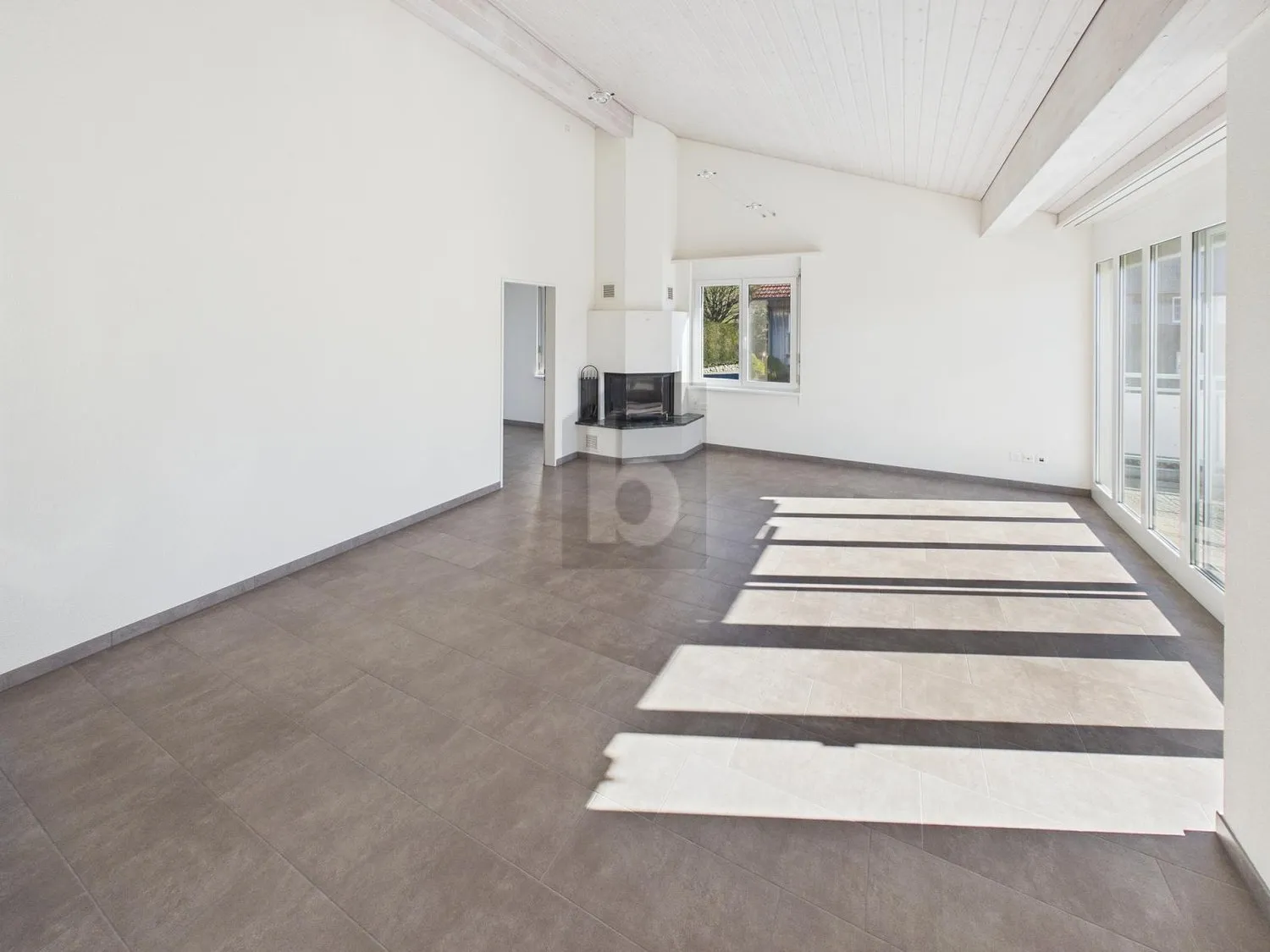 LICHTDURCHFLUTET & GROSSZÜGIG AN TOP LAGE